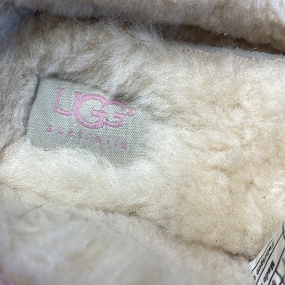UGG® | Pink Crystal Ansley Moccasin Slipper - Women
UGG 7 - Picture 11 of 11
